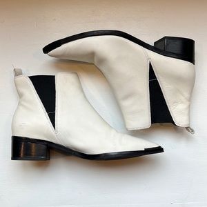 Marc Fisher Yale Womens Pointed Toe Chelsea Boot